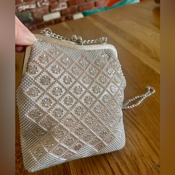 Vintage 1940s Beaded Purse with Kiss Lock Closure - Picture 2 of 4